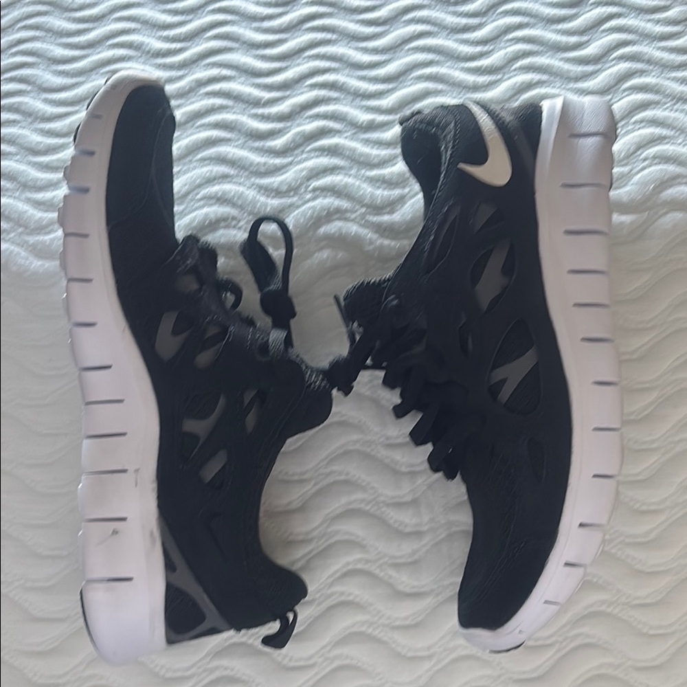 Nike Kid's Free Run 2 Shoes - Black / Dark Grey / White - Picture 5 of 12